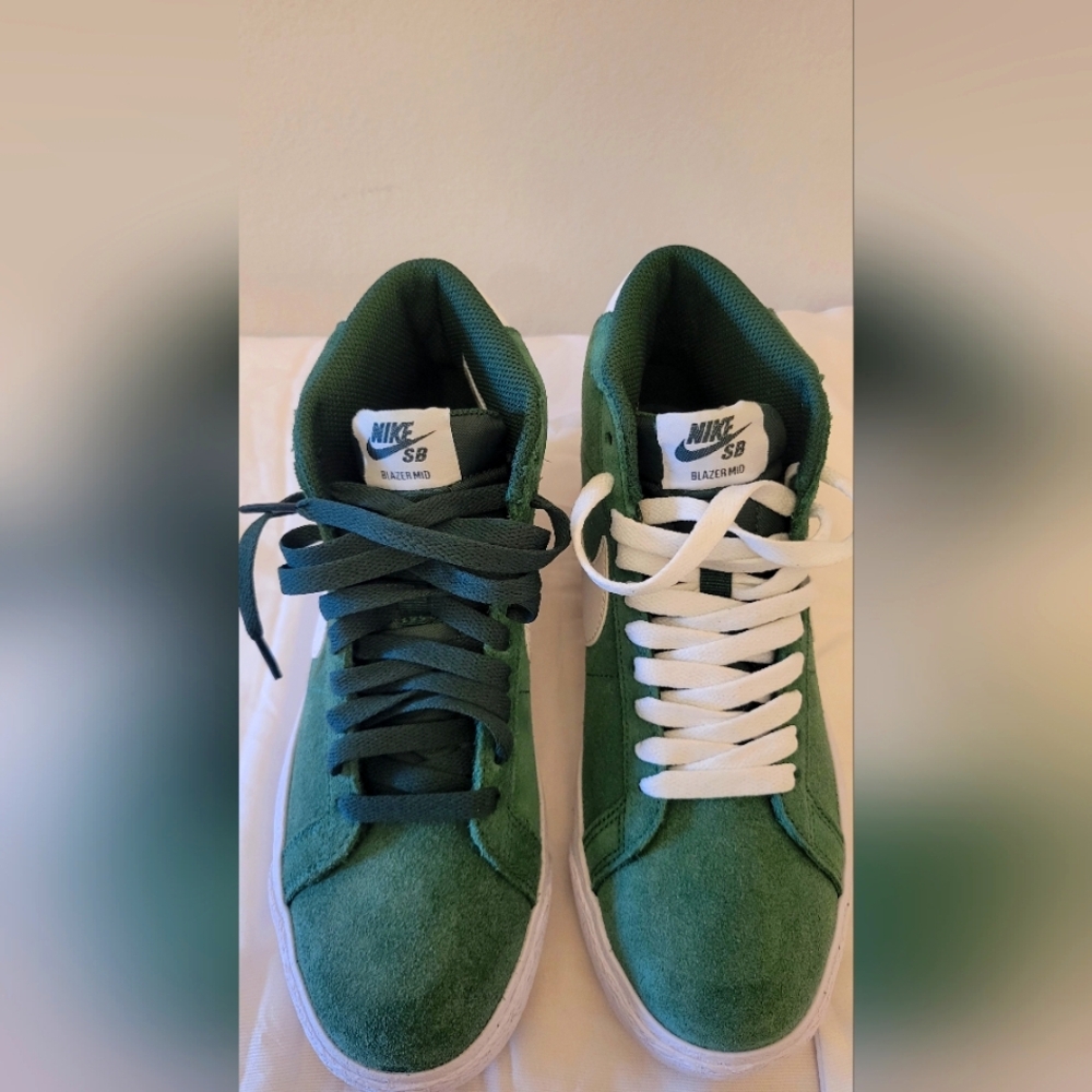Nike SB Green and White High-Top Sneakers